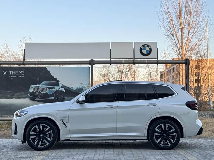 Фото 3 - BMW iX3