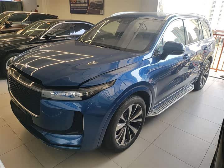 Фото 1 - LiXiang One