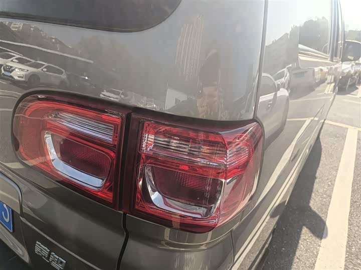 Фото 8 - Dongfeng Forthing Lingzhi M5