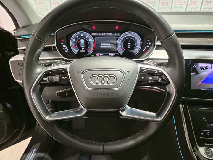 Фото 8 - Audi A8