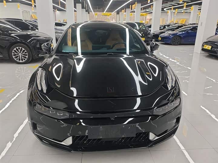 Фото 3 - Zeekr 001