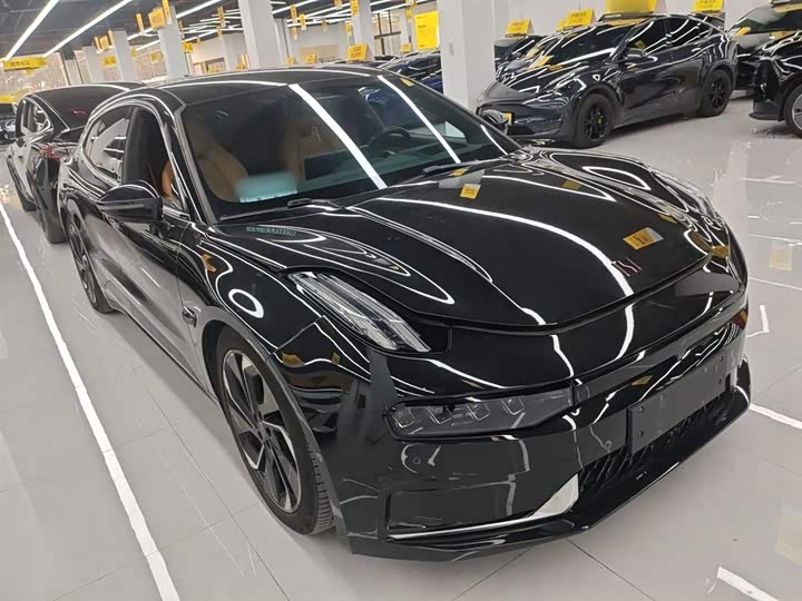 Фото 4 - Zeekr 001