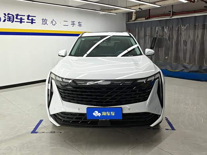 Фото 2 - Geely Atlas L