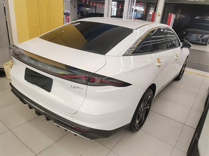 Фото 7 - Geely Galaxy L6