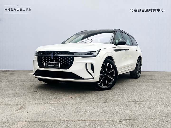 Фото 1 - Lincoln Nautilus