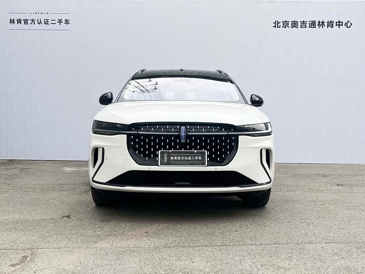 Фото 2 - Lincoln Nautilus