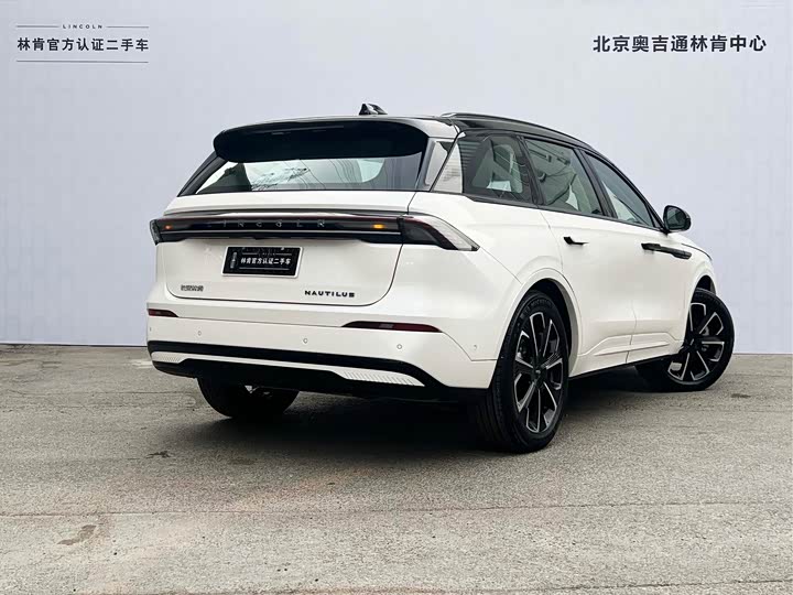 Фото 4 - Lincoln Nautilus