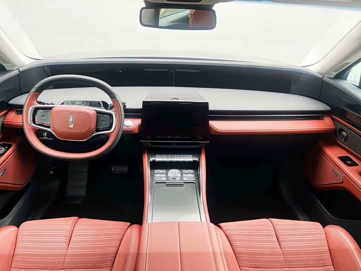 Фото 7 - Lincoln Nautilus