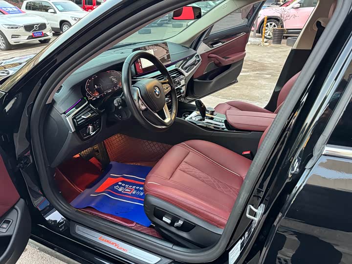 Фото 9 - BMW 5 Series