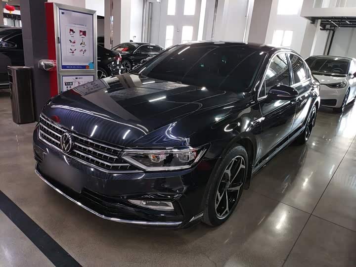 Фото 2 - Volkswagen Magotan