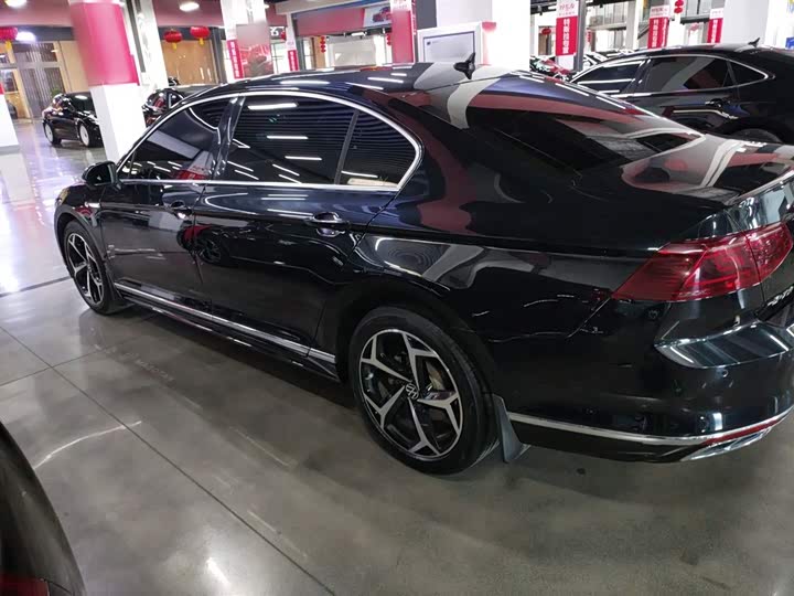 Фото 5 - Volkswagen Magotan