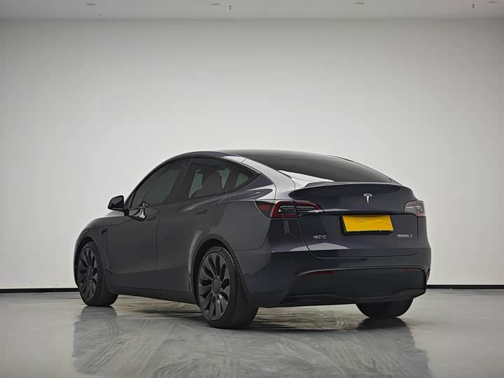 Фото 6 - Tesla Model Y
