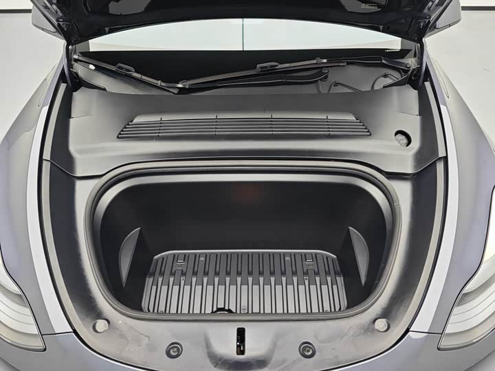 Фото 9 - Tesla Model Y