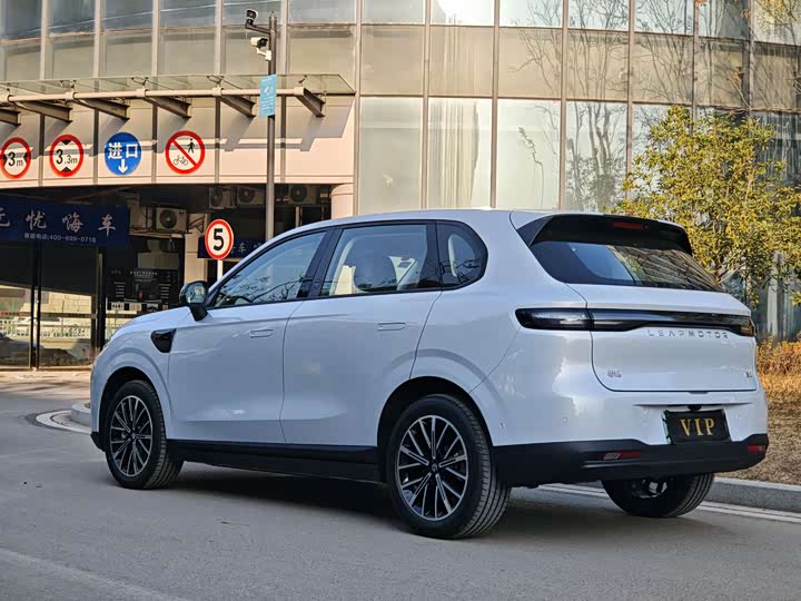 Фото 3 - Leapmotor B10