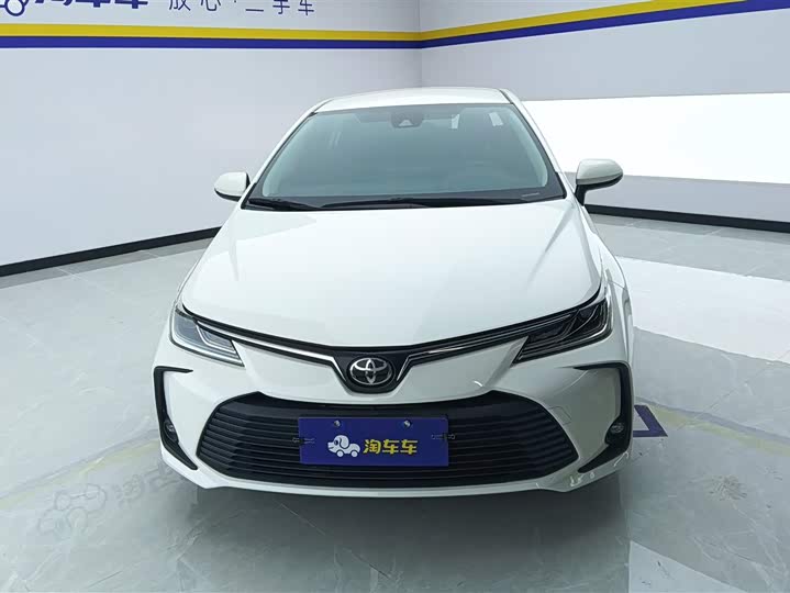 Фото 2 - Toyota Corolla