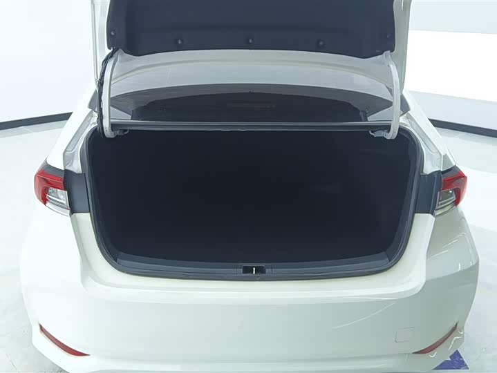 Фото 4 - Toyota Corolla