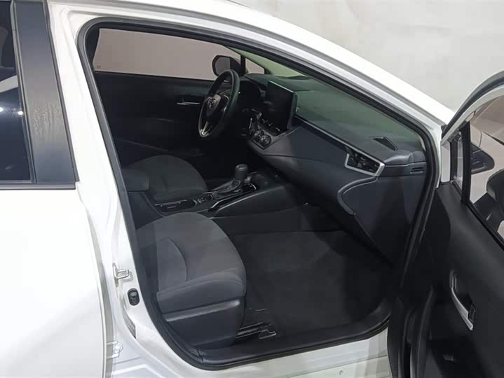 Фото 8 - Toyota Corolla