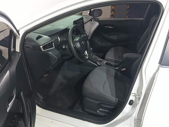 Фото 9 - Toyota Corolla