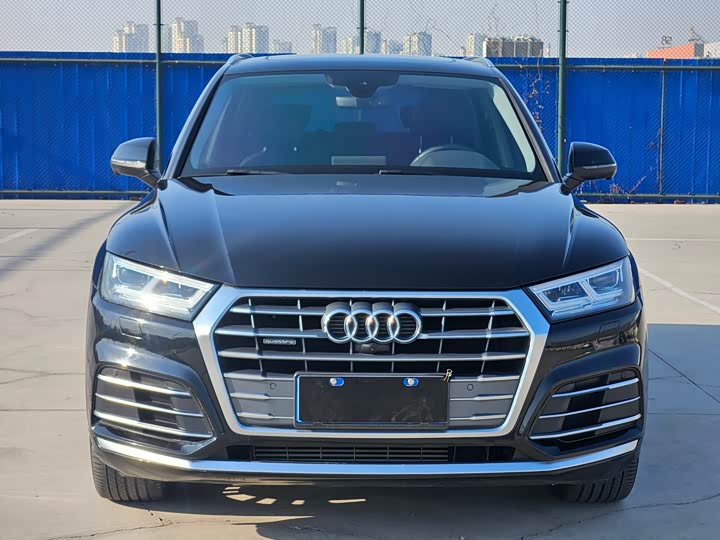 Фото 2 - Audi Q5L