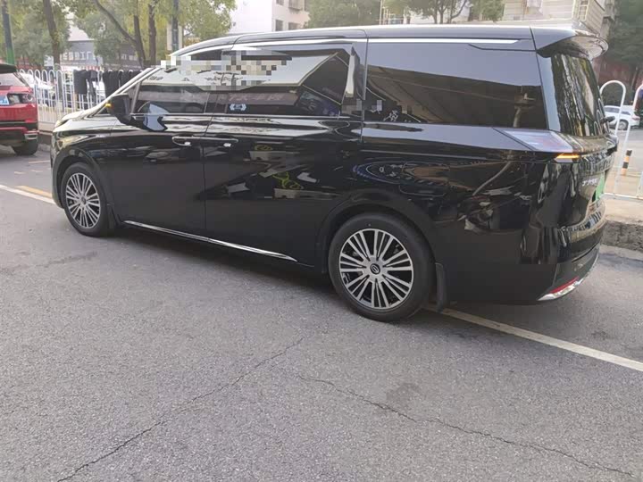 Фото 5 - GAC Trumpchi E8