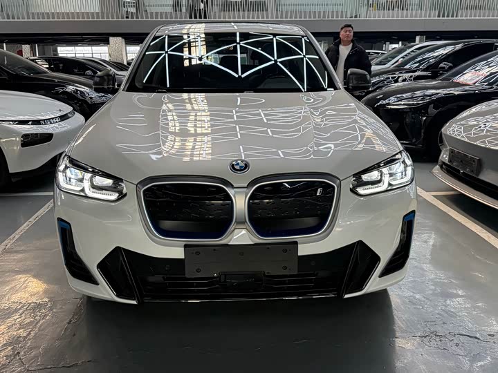 Фото 2 - BMW iX3