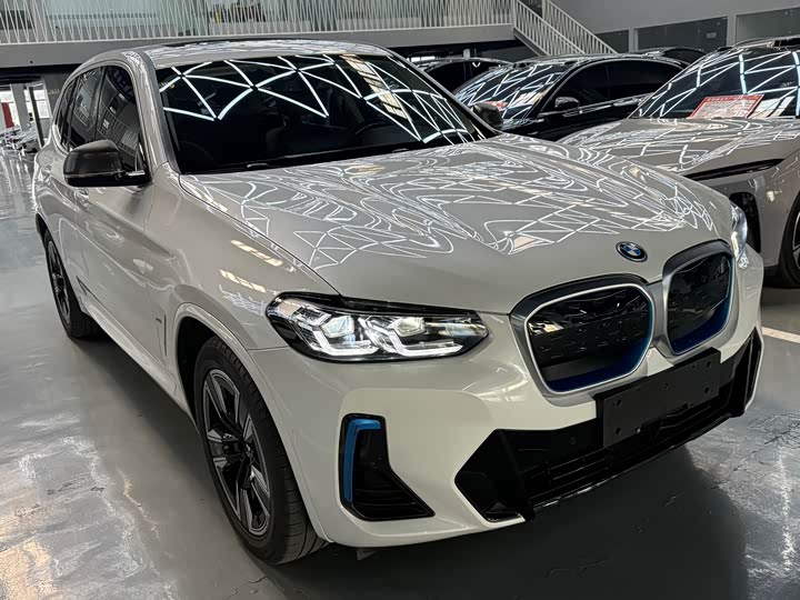 Фото 3 - BMW iX3