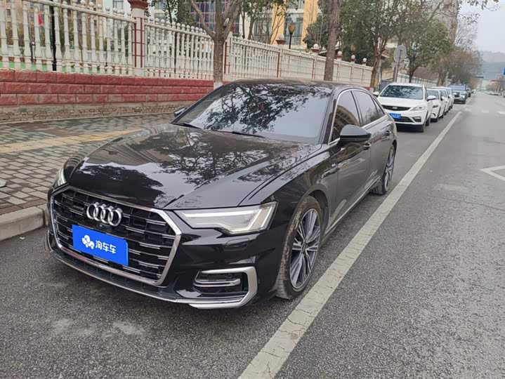 Фото 1 - Audi A6L