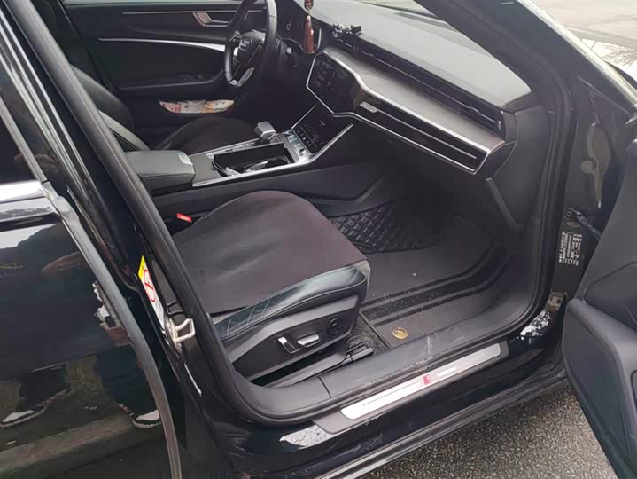 Фото 8 - Audi A6L