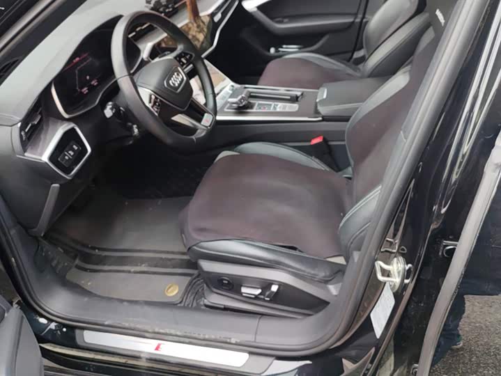 Фото 9 - Audi A6L