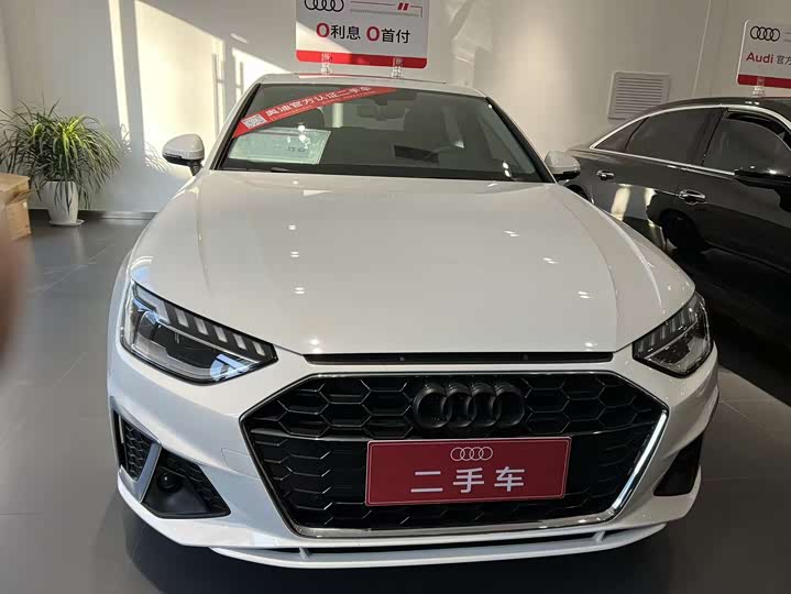 Фото 2 - Audi A4L