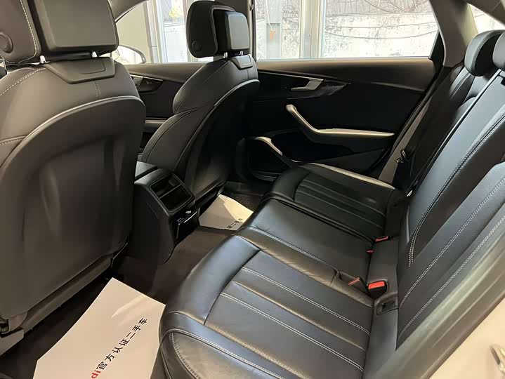 Фото 7 - Audi A4L