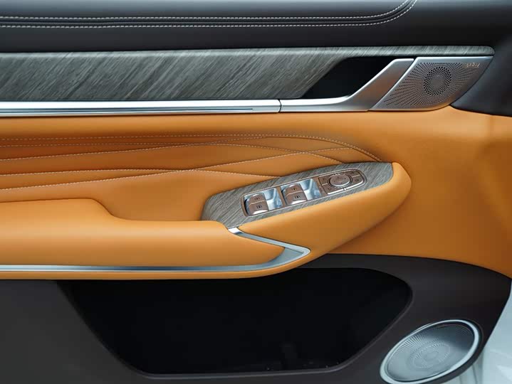 Фото 6 - Tank 500 Hybrid