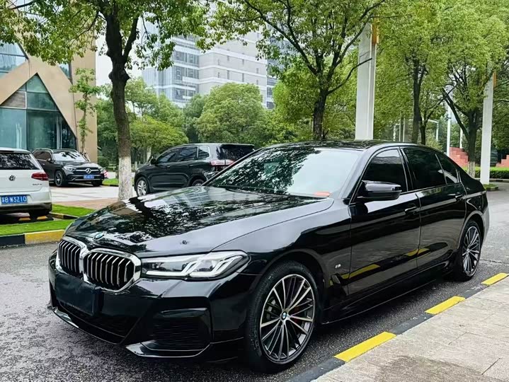 Фото 1 - BMW 5 Series