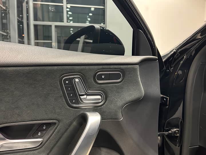 Фото 6 - Mercedes-Benz A-Class AMG