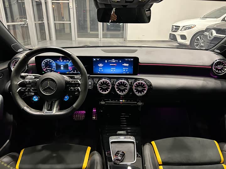 Фото 9 - Mercedes-Benz A-Class AMG