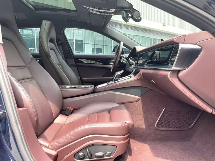 Фото 8 - Porsche Panamera