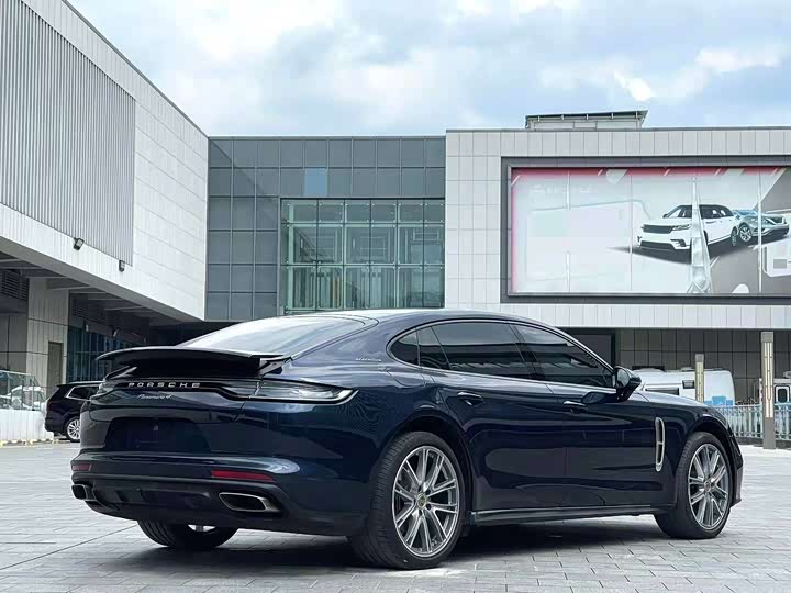 Фото 9 - Porsche Panamera