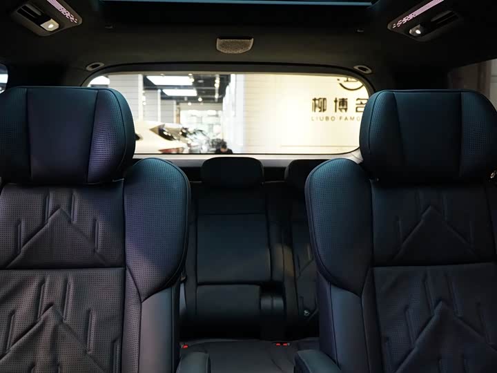 Фото 7 - Zeekr 009