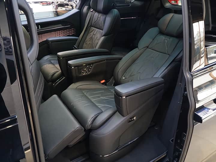 Фото 8 - Zeekr 009