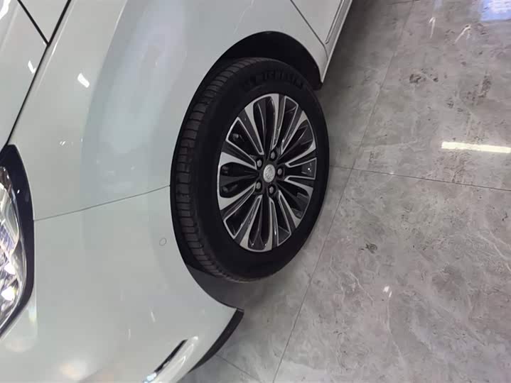 Фото 6 - Buick GL8 ES