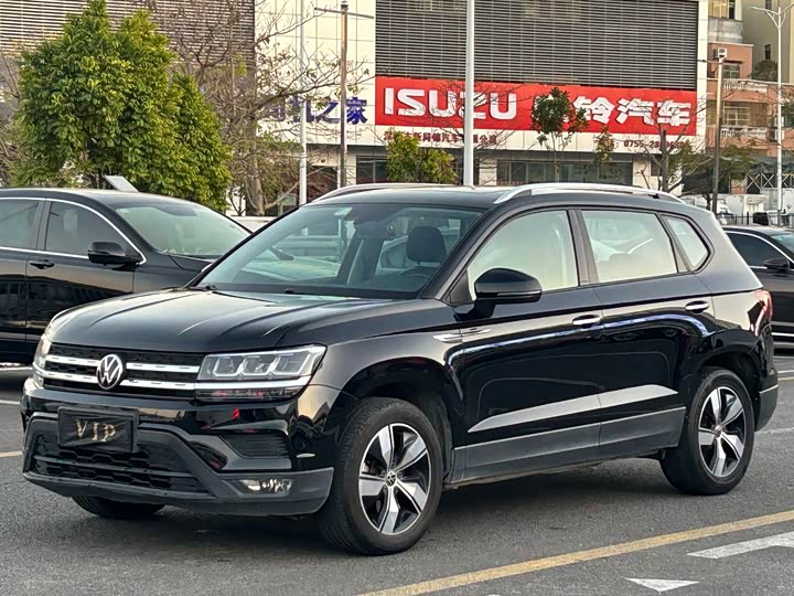 Фото 1 - Volkswagen Tharu