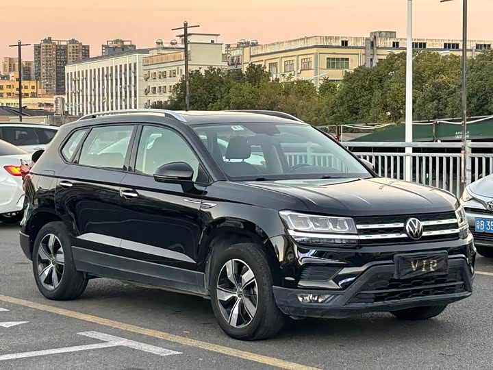 Фото 3 - Volkswagen Tharu