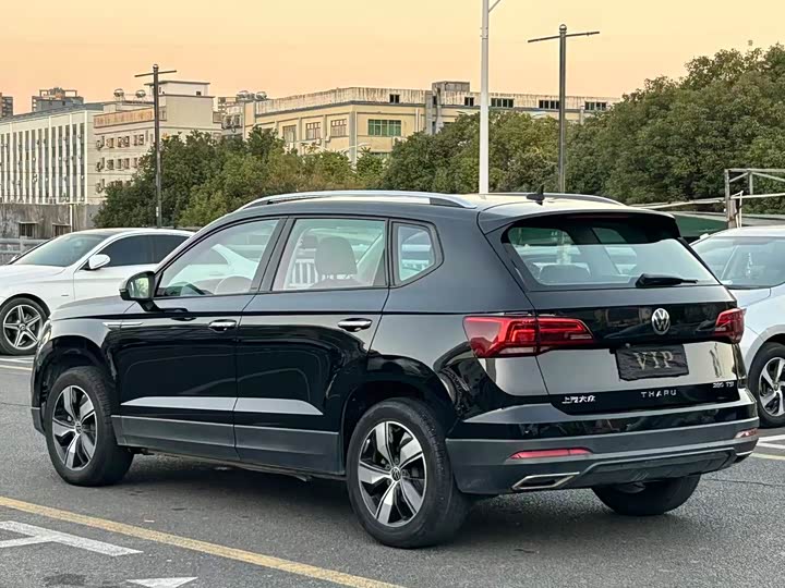 Фото 7 - Volkswagen Tharu