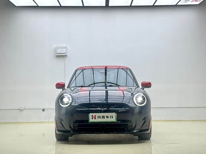 Фото 2 - Mini Cooper JCW