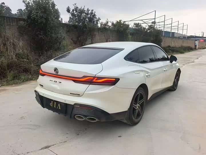 Фото 7 - MG Motor 7