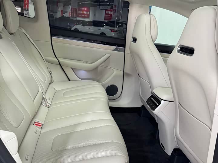 Фото 9 - Luxeed R7