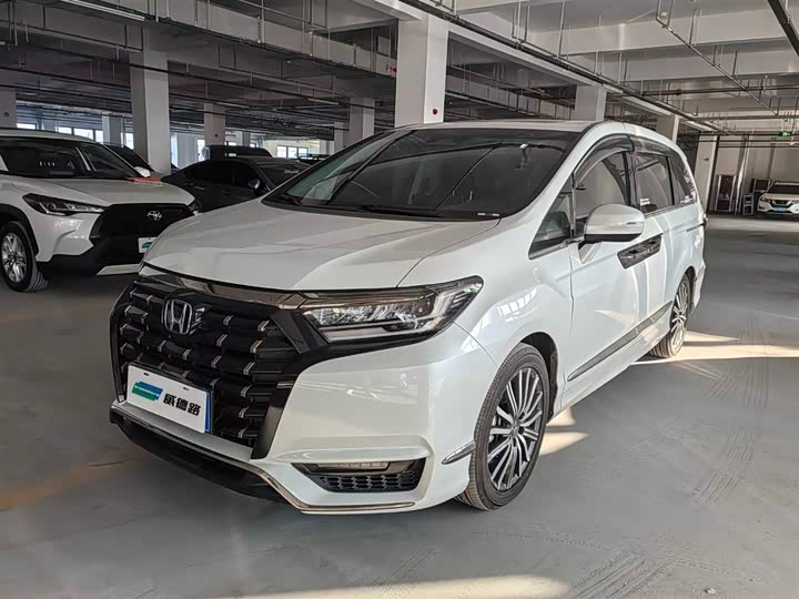 Фото 1 - Honda Elysion