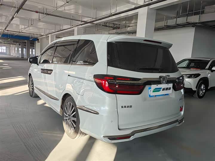 Фото 4 - Honda Elysion