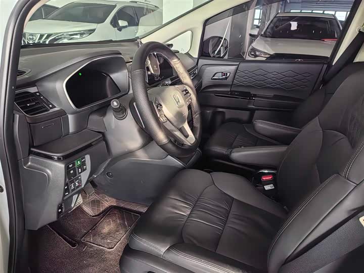 Фото 7 - Honda Elysion