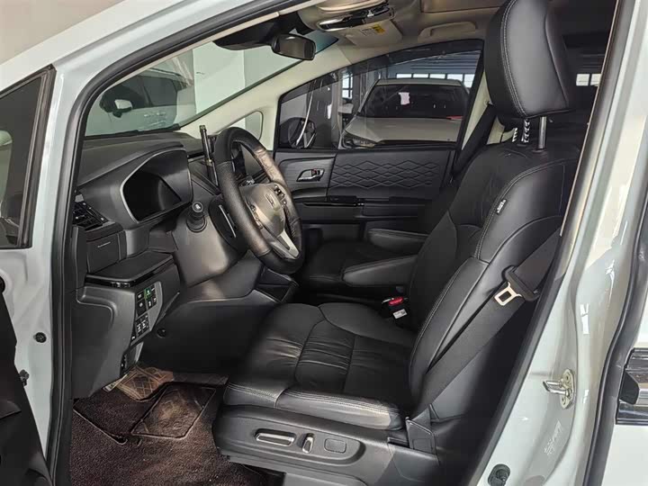 Фото 8 - Honda Elysion